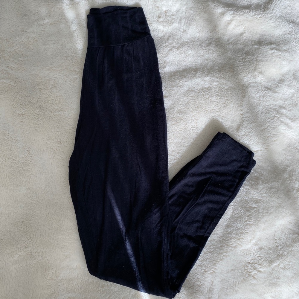 Black leggings